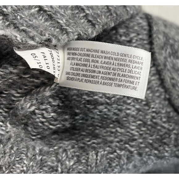 Old Navy Women's V-Neck Cardigan XL Gray Button Up Short Sleeve Chunky Sweater - Picture 5 of 7